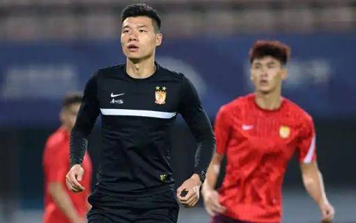 包含英超赛程吃紧，武汉三镇转会期队长鼓劲，目标明确，球队文化再被提及的词条