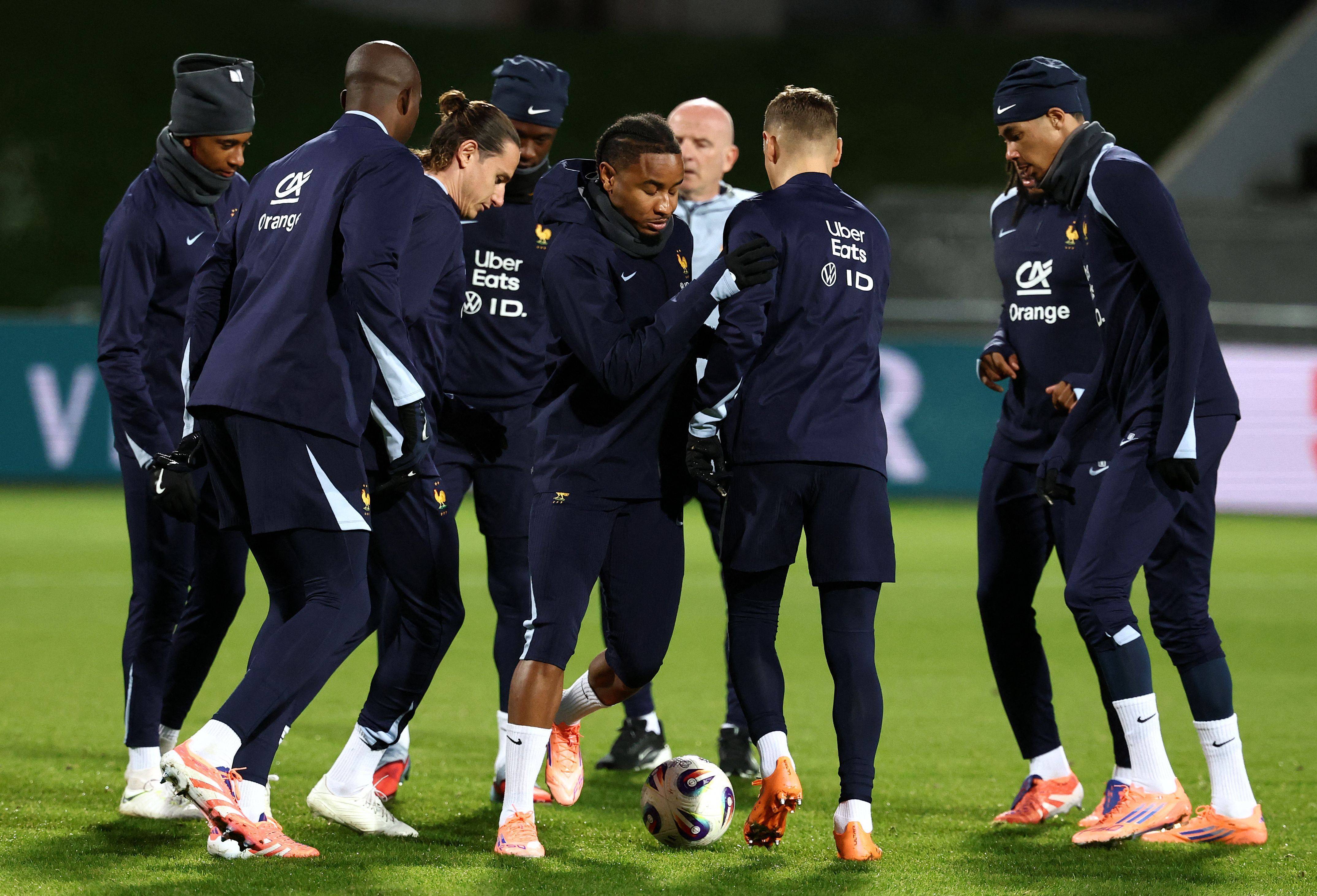 从Uzi与90激战利物浦分钟到窗口期罗马外线爆发——法国杯节点到来，冲刺阶段上海海港调整名单以备中超的简单介绍